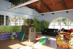 Aventura Lakes community center and children's playroom
