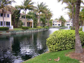 Aventura Lakes waterfront homes currently for sale - MLS #: D1333618