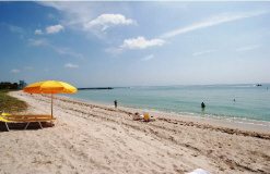 Bellini Bal Harbour beachfront and oceanfront location