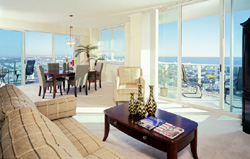 The Floridian South Beach open floorplans with floor to ceiling windows - South Beach bayfront views