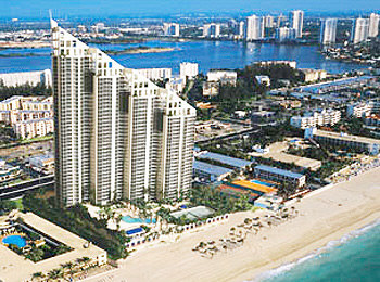 PINNACLE Condominium in Sunny Isles Beach, Miami Beach.